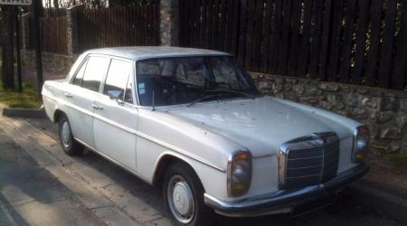 Voiture de collection « Mercedes-Benz W115 »