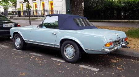 Voiture de collection « Mercedes-Benz Pagode (280 SL) »