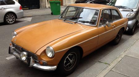 Voiture de collection « MGB GT »