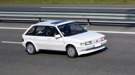 Voiture de collection « MG Maestro »