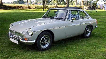 Voiture de collection « MG MGB »