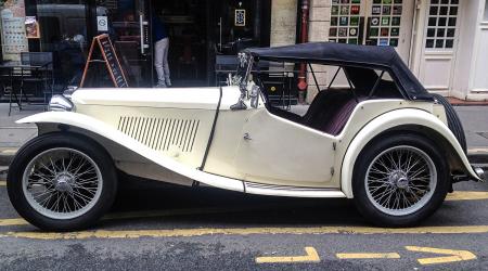 Voiture de collection « MG TD »