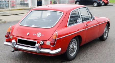 Voiture de collection « MGB GT »