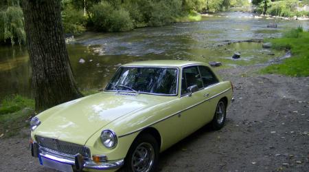 Voiture de collection « MGB GT 1974 »