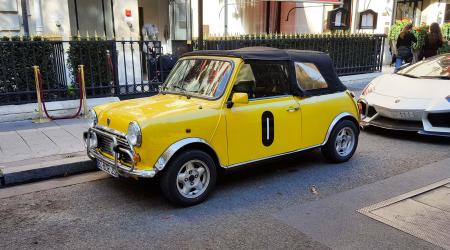 Voiture de collection « Mini cabriolet »