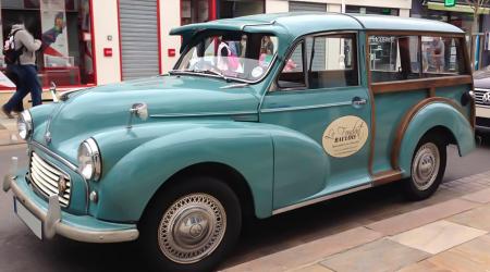 Voiture de collection « Morris minor 1100 »