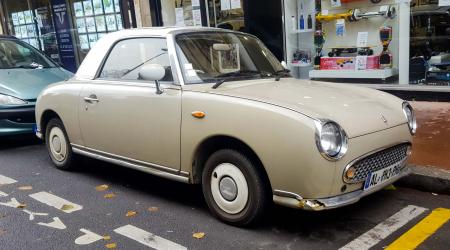 Voiture de collection « Nissan Figaro »