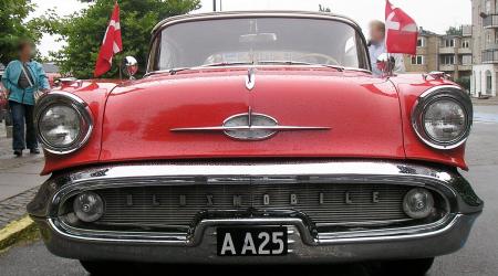 Voiture de collection « Oldsmobile super 88 Convertible (1954) »