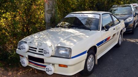 Voiture de collection « Opel Manta »