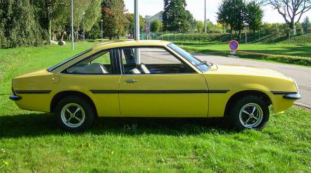 Voiture de collection « Opel Manta 1200 SR 1977 »