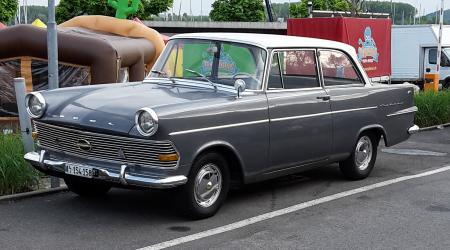 Voiture de collection « Opel Rekord »