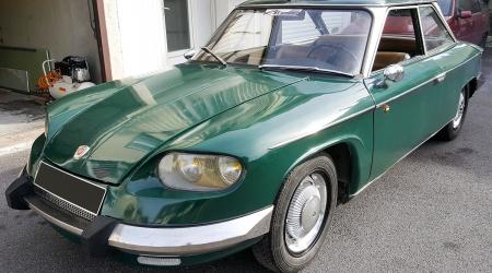 Voiture de collection « Panhard 24BT 1965 »