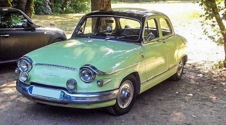 Voiture de collection « Panhard PL17 »