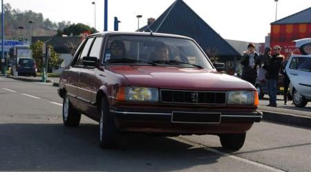 Voiture de collection « Peugeot 305 GTX »