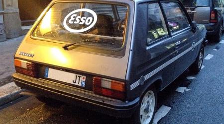 Voiture de collection « Peugeot 104 »