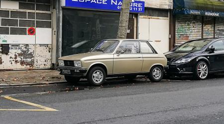 Voiture de collection « Peugeot 104 »