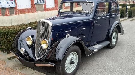 Voiture de collection « Peugeot 201 »