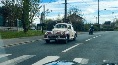 Voiture de collection « Peugeot 203 »