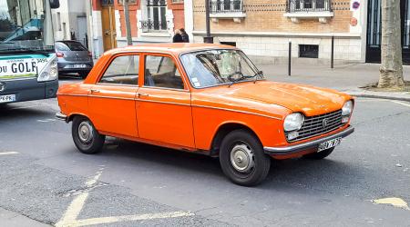 Voiture de collection « Peugeot 204 »