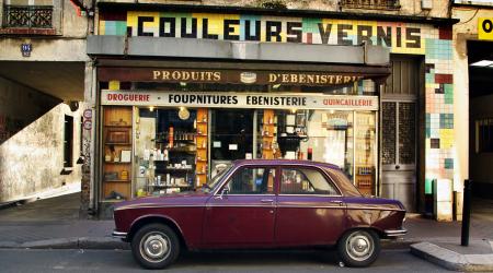 Voiture de collection « Peugeot 204 coupé »