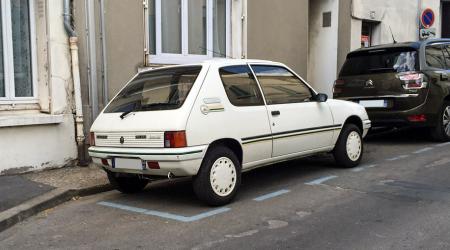 Voiture de collection « Peugeot 205 Green »