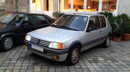 Voiture de collection « Peugeot 205 GTI 1,6l »