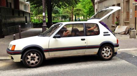 Voiture de collection « Peugeot 205 GTI 1,9l »