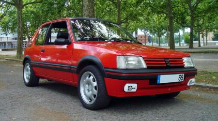 Voiture de collection « Peugeot 205 GTI 1,9L »