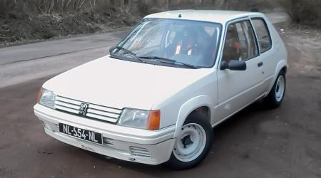 Voiture de collection « Peugeot 205 Rallye »