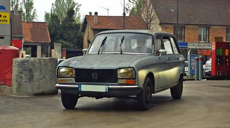 Voiture de collection « Peugeot 304 Break »