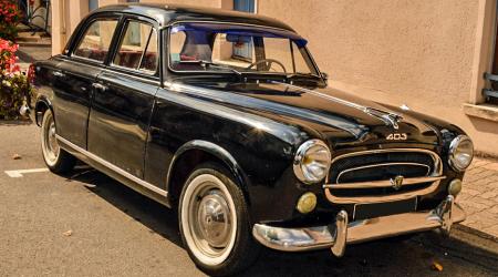 Voiture de collection « Peugeot 403 »