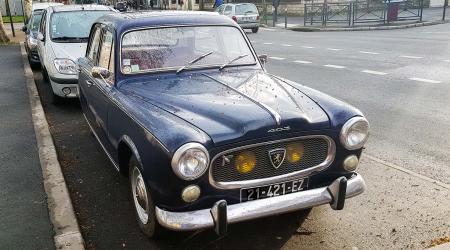 Voiture de collection « Peugeot 403 »