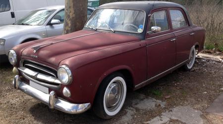 Voiture de collection « Peugeot 403 »