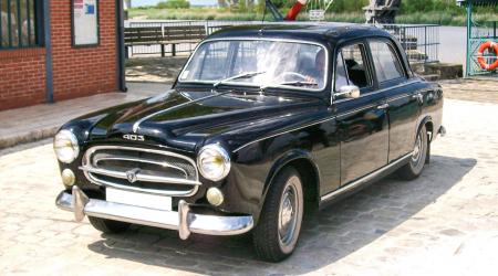 Voiture de collection « Peugeot 403 compresseur SCOTT »