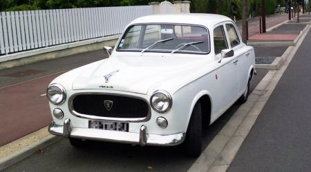 Voiture de collection « Peugeot 403 blanche »