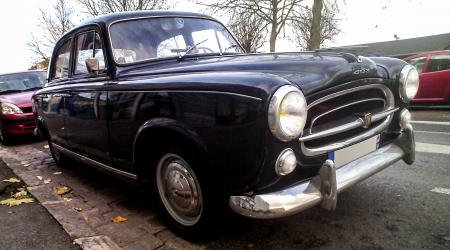 Voiture de collection « Peugeot 403 »