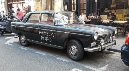 Voiture de collection « Peugeot 404 Pamela Popo »