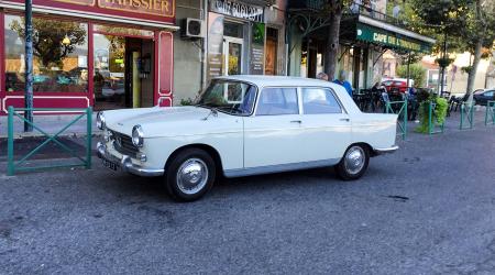 Voiture de collection « Peugeot 404 1969 »