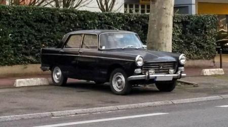 Voiture de collection « Peugeot 404 »