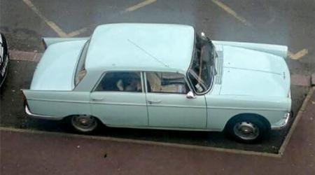 Voiture de collection « Peugeot 404 »