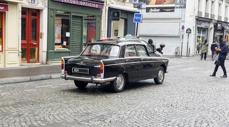 Voiture de collection « Peugeot 404 »