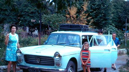 Voiture de collection « Peugeot 404 break familiale »