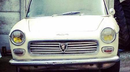 Voiture de collection « Peugeot 404 Cabriolet »