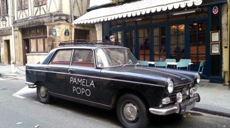 Voiture de collection « Peugeot 404 Pamela Popo »