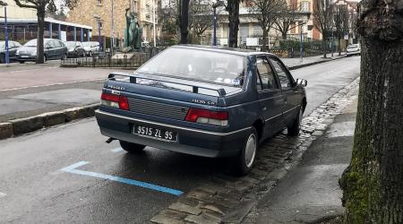 Voiture de collection « Peugeot 405 GR »