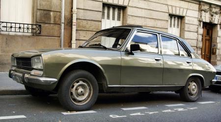 Voiture de collection « Peugeot 504 »