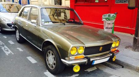 Voiture de collection « Peugeot 504 »