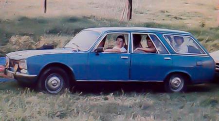 Voiture de collection « Peugeot 504 Break »