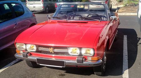 Voiture de collection « Peugeot 504 cabriolet »