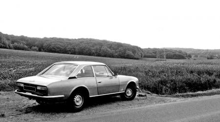 Voiture de collection « Peugeot 504 Coupé V6 »